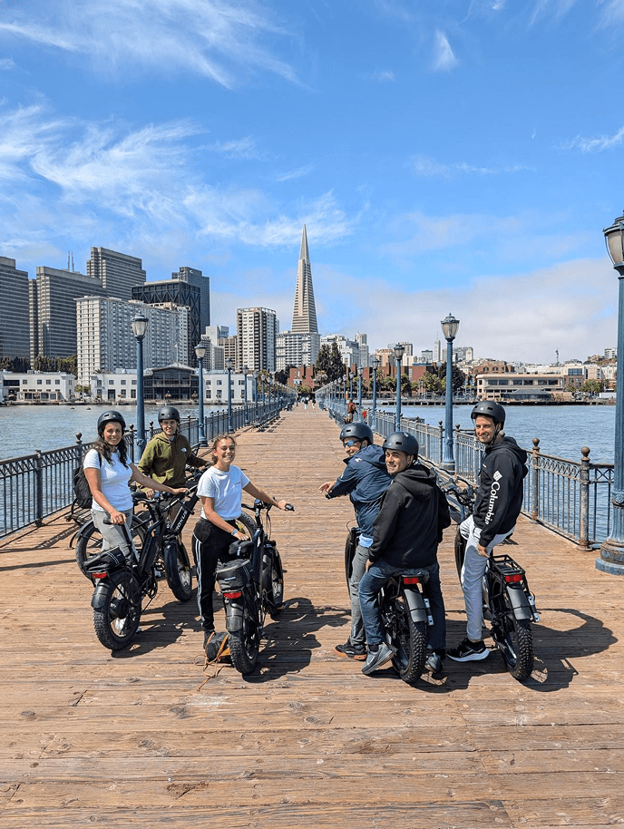 Group enjoying the Tour Personalizado by electric bike
